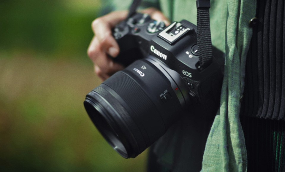 No.3 in 2025 Best-Selling New Lenses: Canon RF 45mm f/1.2 STM Large Aperture Prime Lens