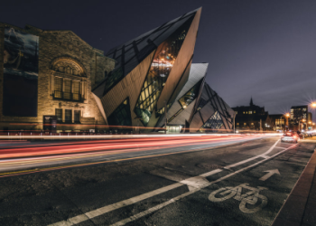 Ultimate Guide to Long Exposure Traffic Trail Photography for Beginners and Pros