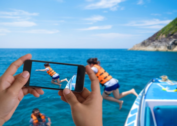 Top Tips for Using Burst Mode in Mobile Photography to Capture Perfect Moments