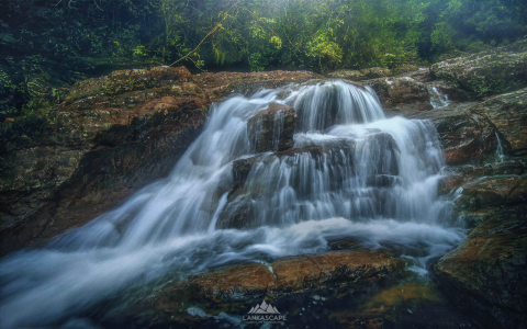 Slow Shutter Water Photography: Creating a Stunning Misty Flow Effect with These Techniques