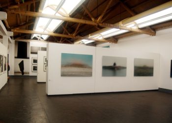 The Way to Sell Paintings and Photographic Works to Galleries