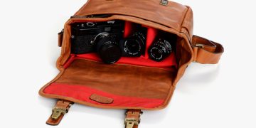 Recommendations for camera bags that can hold cameras of various sizes