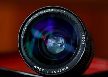 Exploring the Key Features and Types of Camera Lenses