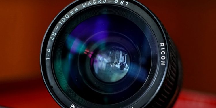 Exploring the Key Features and Types of Camera Lenses