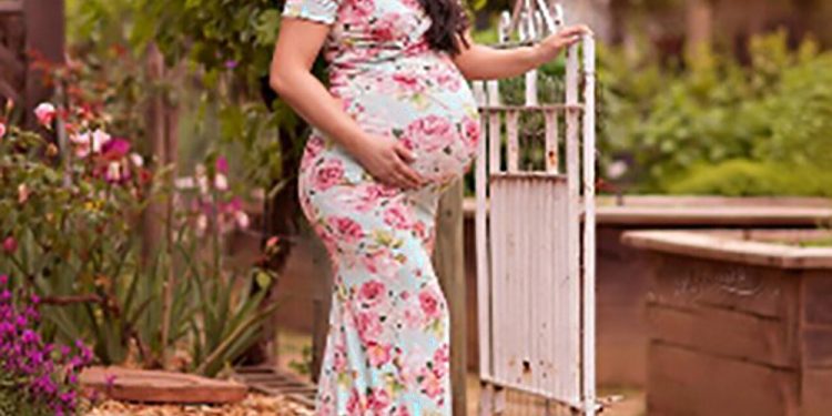 Creative Pregnancy Photoshoot: Capturing the Miracle of Motherhood