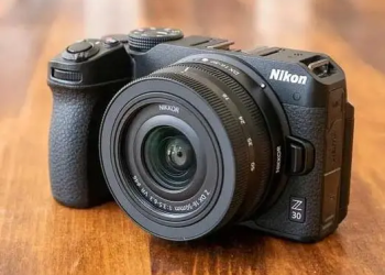 Nikon Z8 vs. Nikon D750: A Comprehensive Comparison
