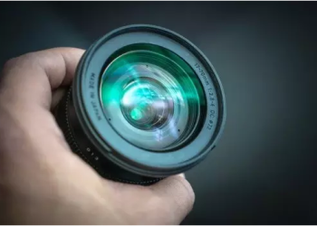 Comparison between Leica R 35mm f/2.8 and f/2 Lenses