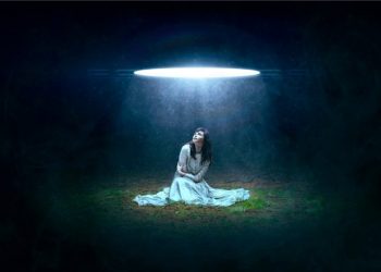 Reflective Props: Unlocking New Realms in Portrait Photography