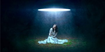 Reflective Props: Unlocking New Realms in Portrait Photography