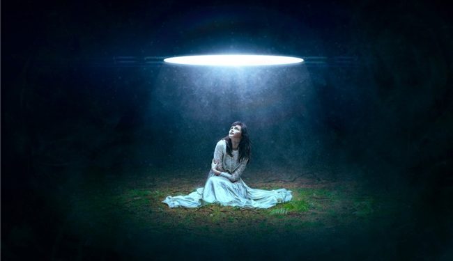 Reflective Props: Unlocking New Realms in Portrait Photography